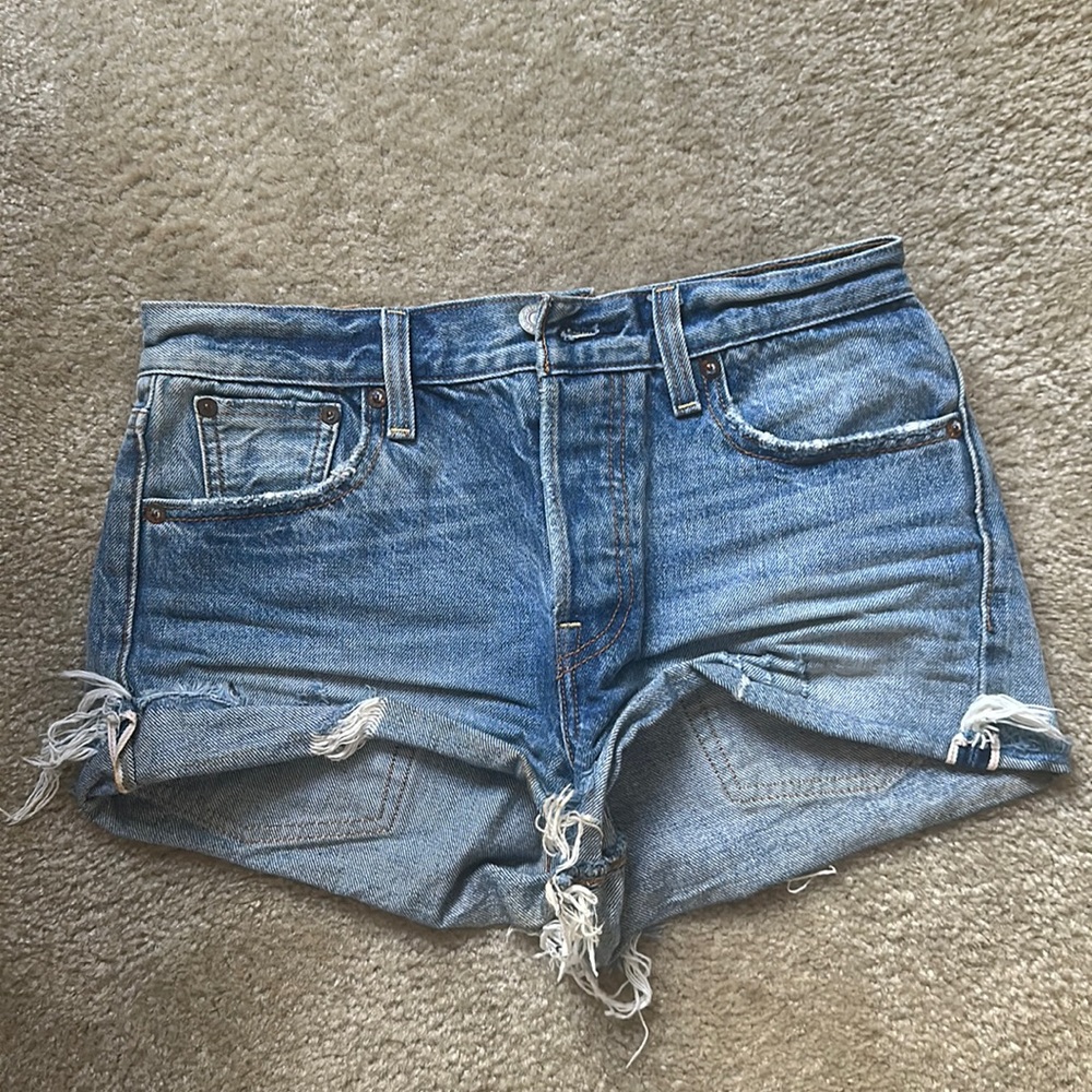 Levi’s shorts size 26